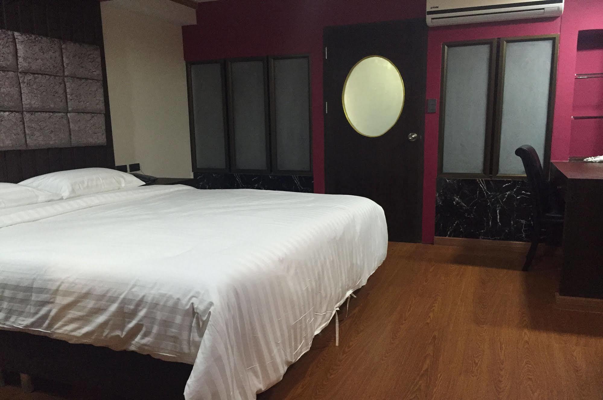 Grand Pink Hotel Hatyai Hatjaj Kültér fotó