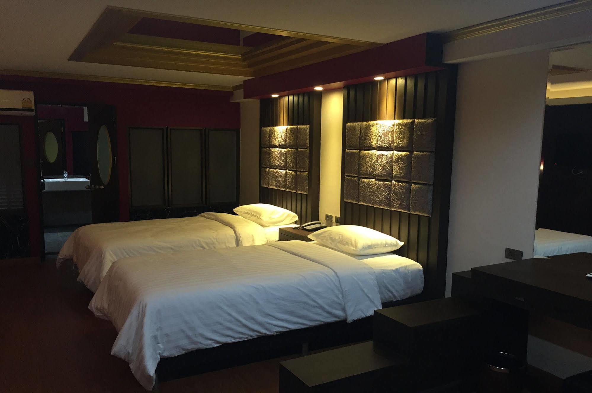 Grand Pink Hotel Hatyai Hatjaj Kültér fotó
